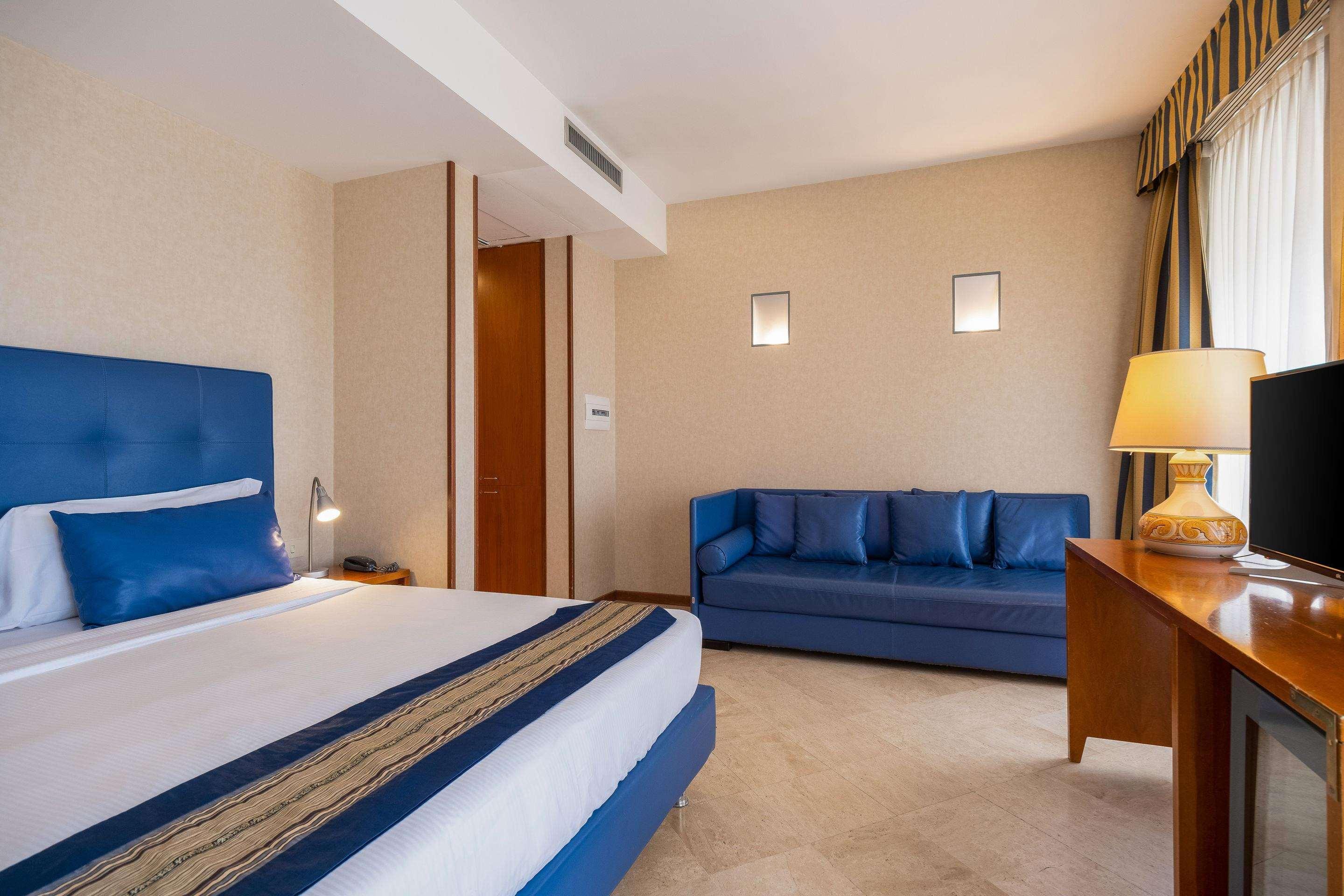 Hotel Rome Airport 4*